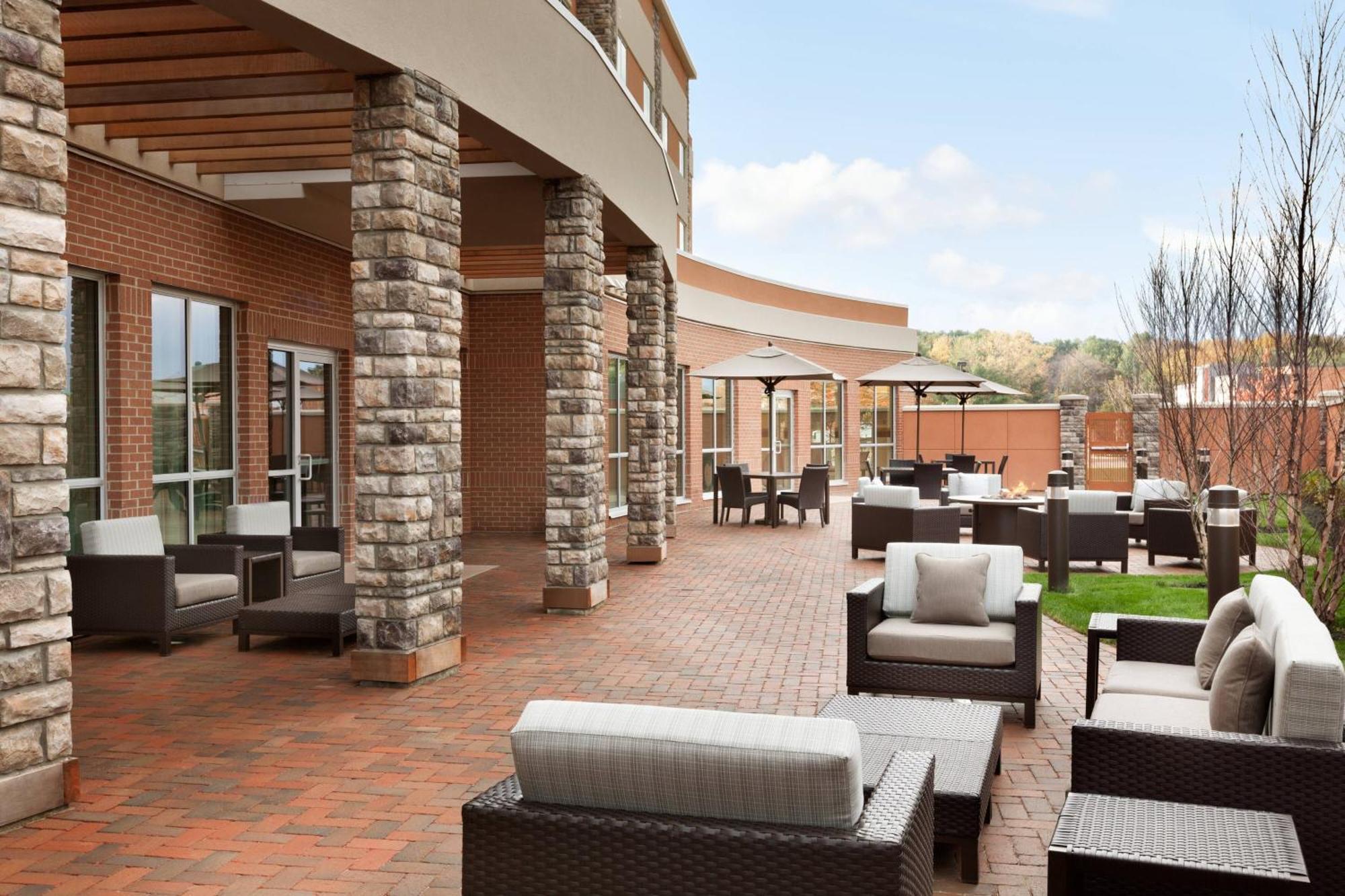 Courtyard By Marriott Boston Dedham/Westwood Otel Dış mekan fotoğraf