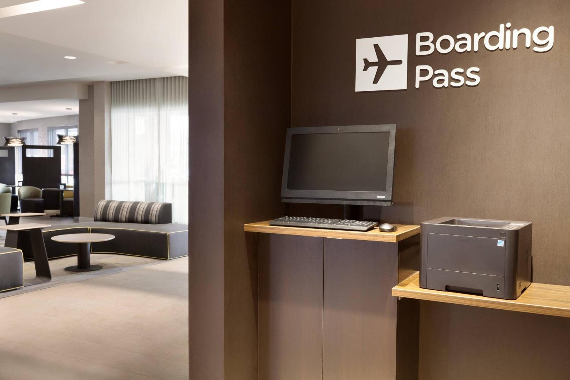 Courtyard By Marriott Boston Dedham/Westwood Otel Dış mekan fotoğraf