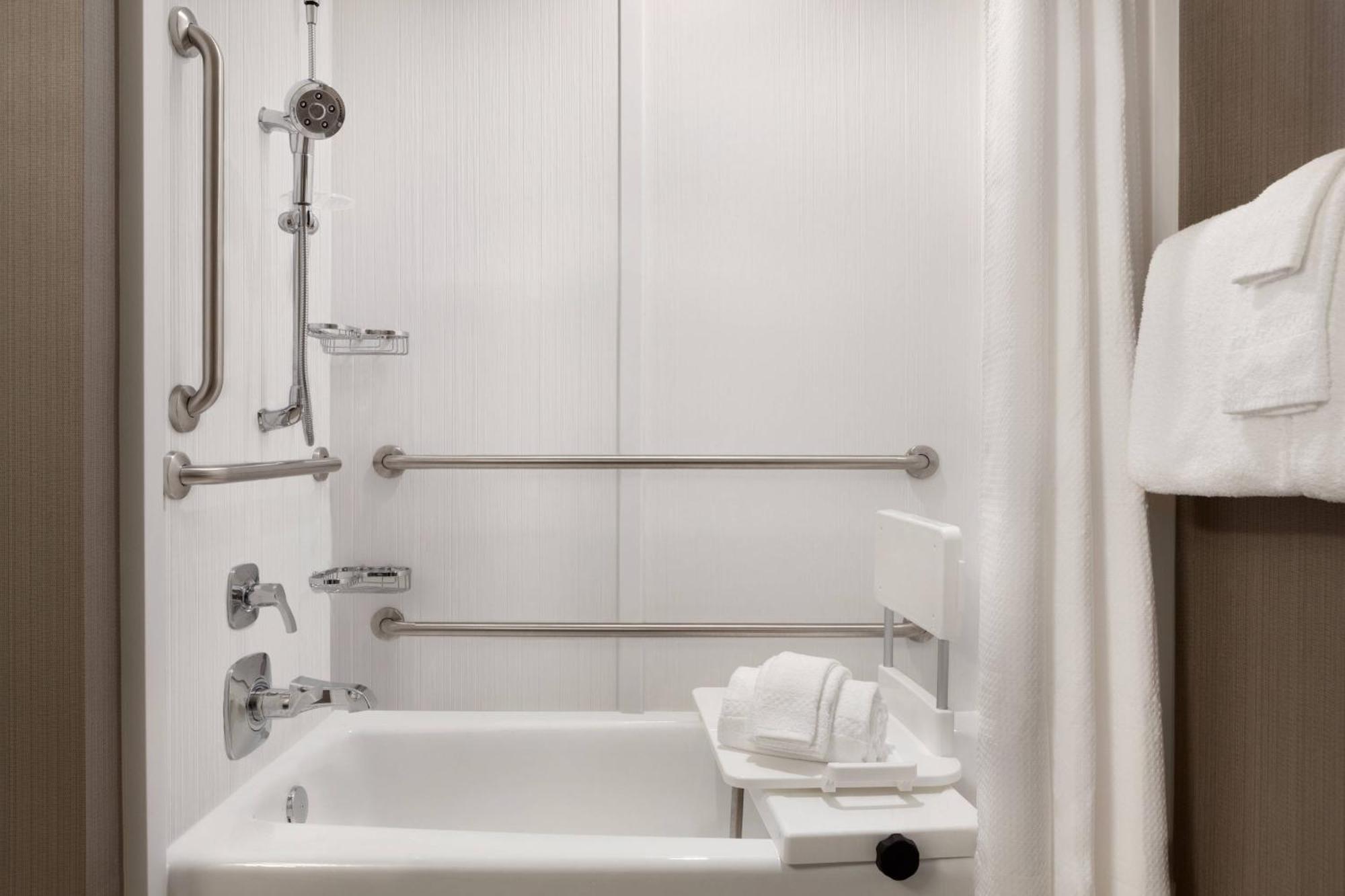 Courtyard By Marriott Boston Dedham/Westwood Otel Dış mekan fotoğraf
