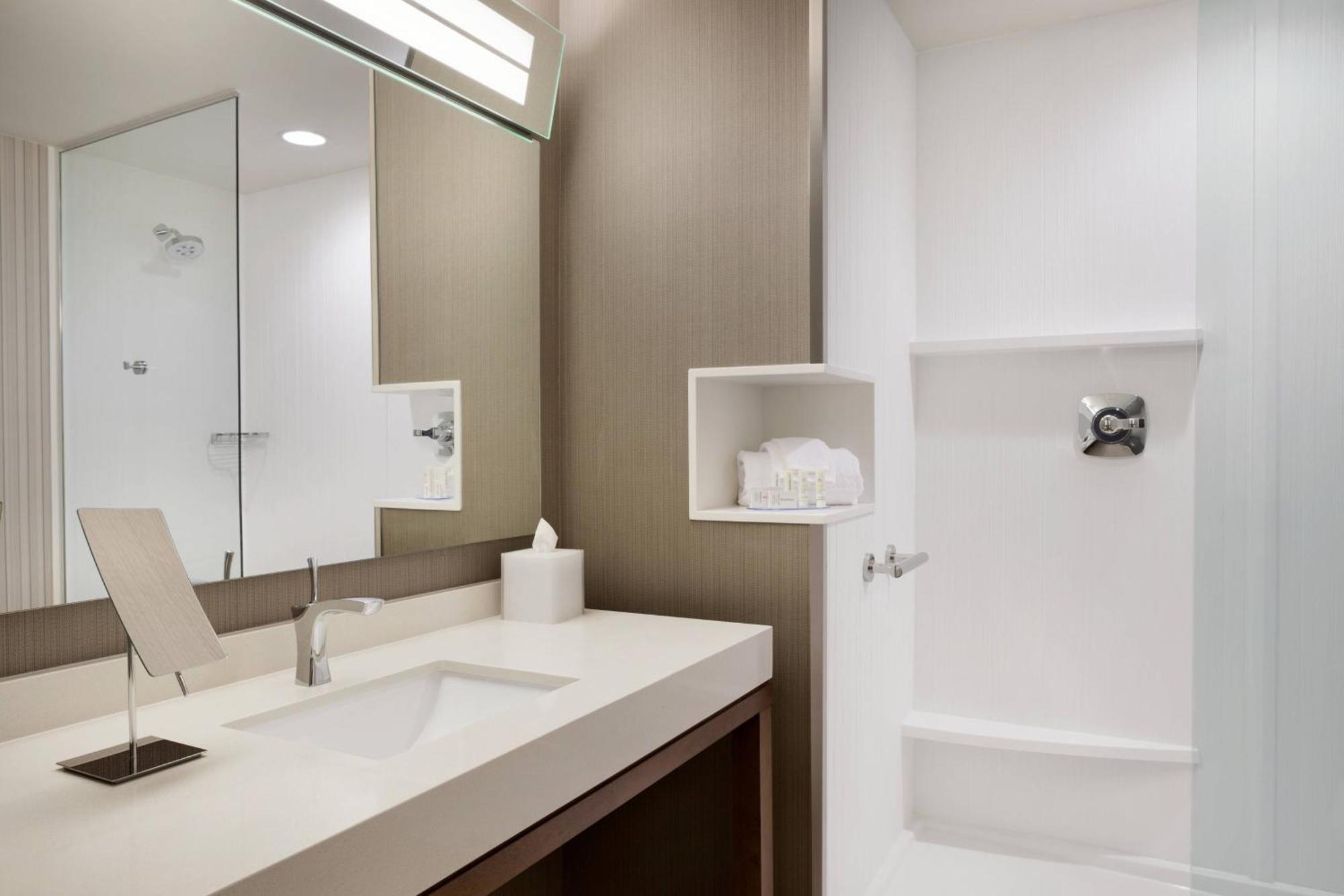 Courtyard By Marriott Boston Dedham/Westwood Otel Dış mekan fotoğraf