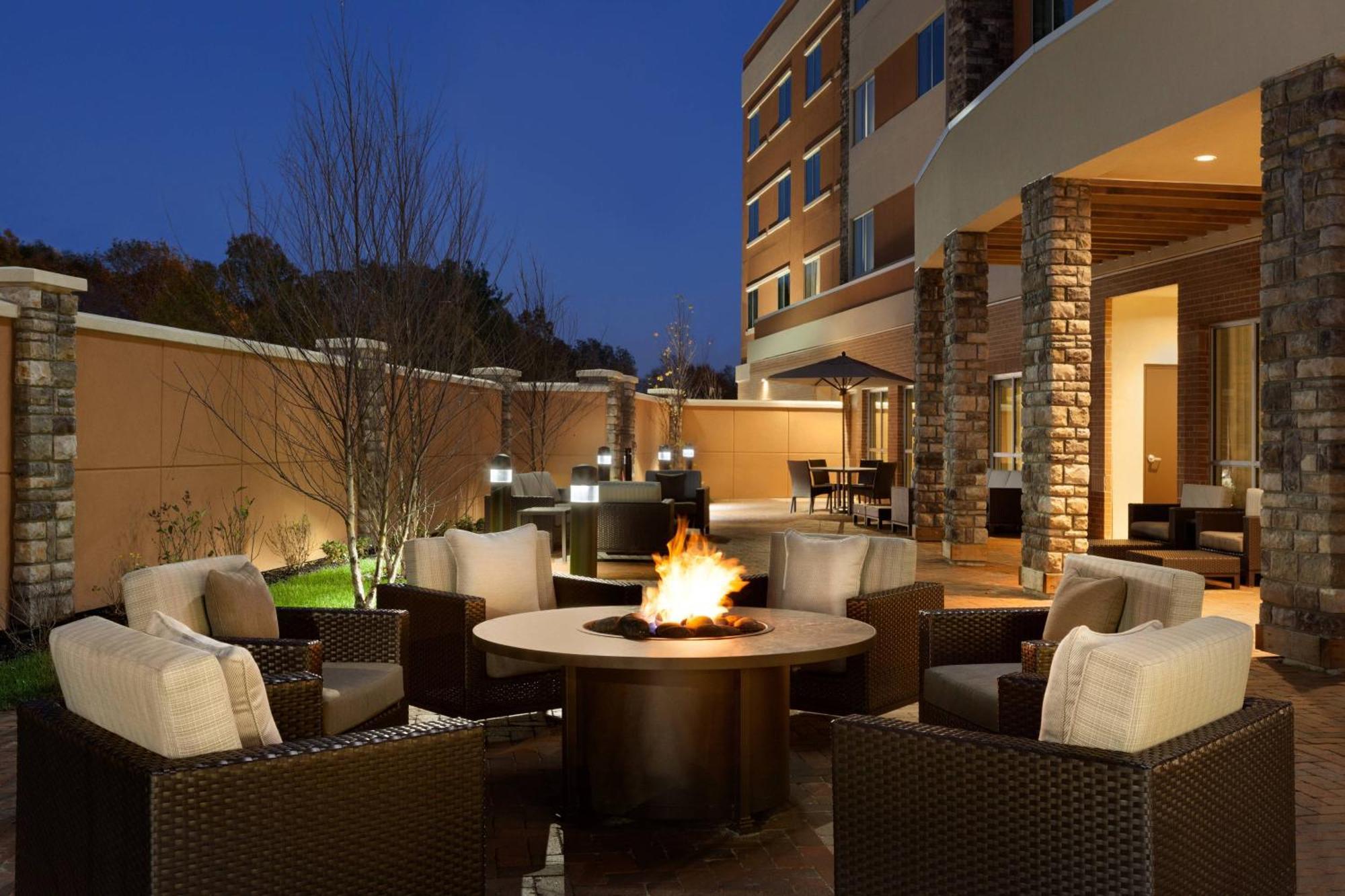 Courtyard By Marriott Boston Dedham/Westwood Otel Dış mekan fotoğraf